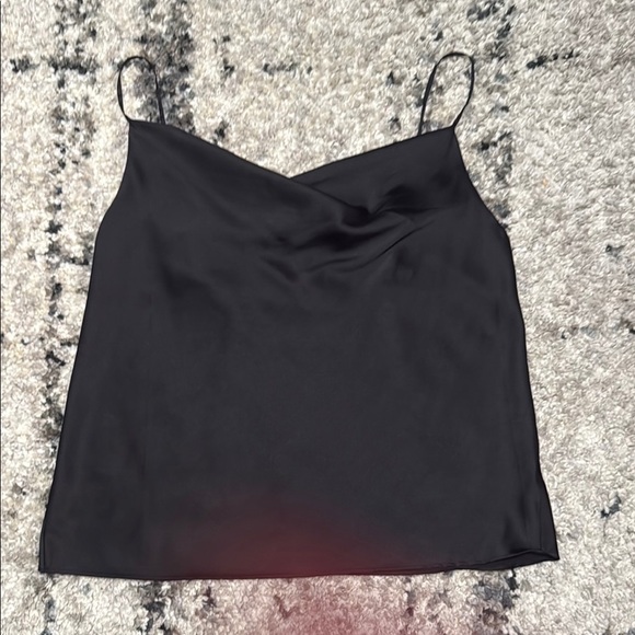 Black Fitted Sleeveless Camisole Top - Picture 3 of 12